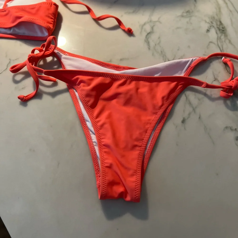Women’s Bikini sz L color Salmon Cupshe